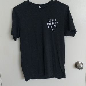 Poshmark Tshirt in black (XL)